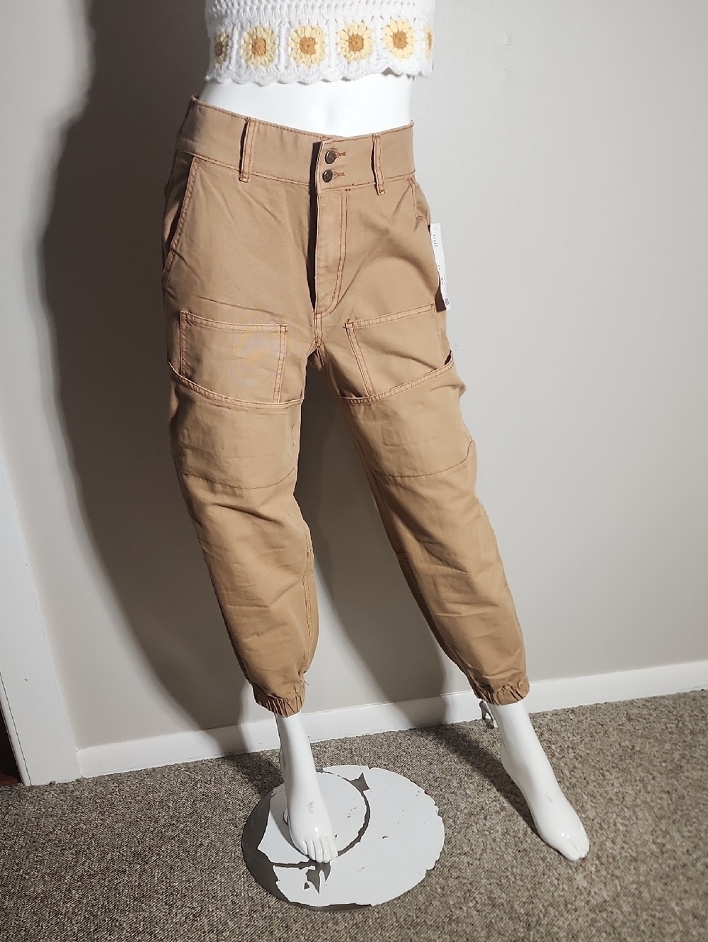 Urban Outfitters Women's Tan Cargo Ankle Pants